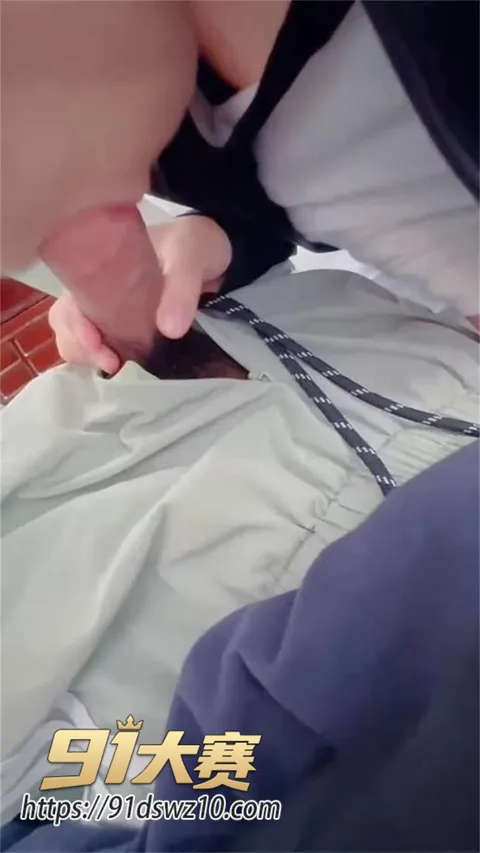 Snipaste20261014124542 网友投稿 操了自己的亲妹妹 妹妹越来越性感 趁着假期在家休息 哥哥爆操小骚逼!-2