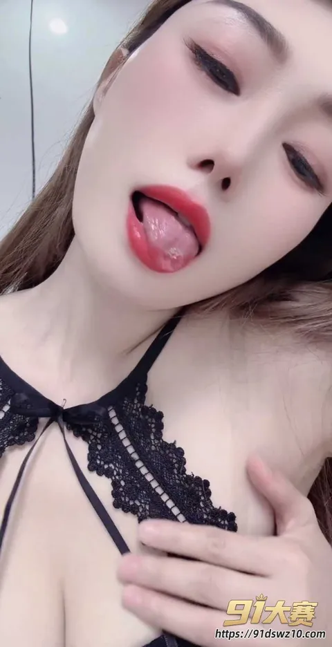 55746video.mp420261016004942.773W800px 快手极品少妇 雪花 美乳肥臀骚舞诱惑 各种高难度动作 还是少妇会玩带劲 !-2