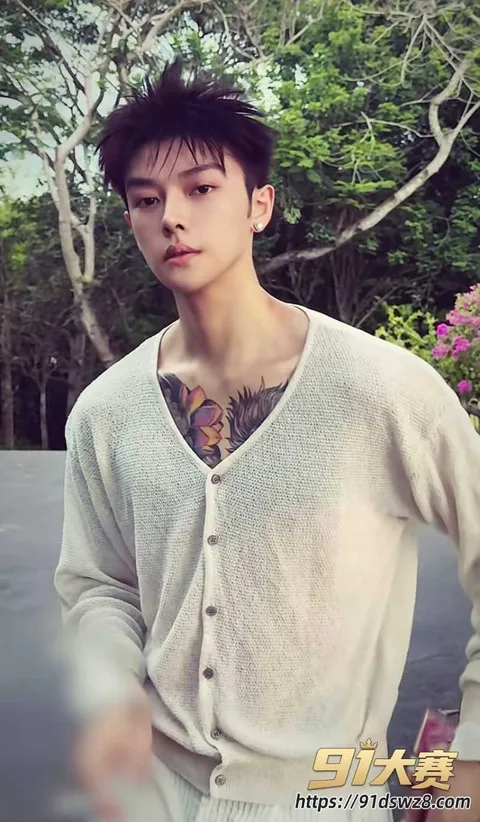男一2W800px 抖音13万粉男网红 田瀚明 被曝睡大姐 吃大姐爱情票 联合大姐抹黑侮辱 被抛弃后反咬-3