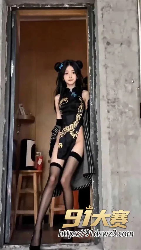 Snipaste20260831104052 AI成人短剧 乖乖女之发廊老师 第三集 乖乖女黑化之夜 黑丝旗袍开门迎群男 !-1