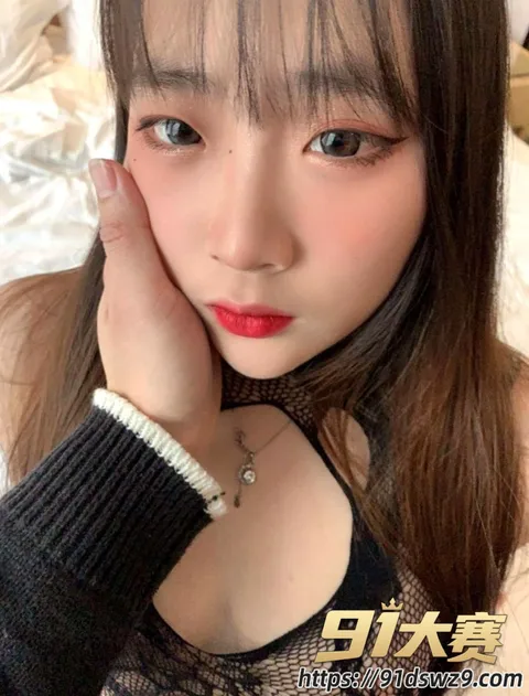 IMAGE 20261008 11:36:46 大学前女友酒店回顾约炮 黑丝短裙被掀开跪着口交 床上被按着干到四射!-3