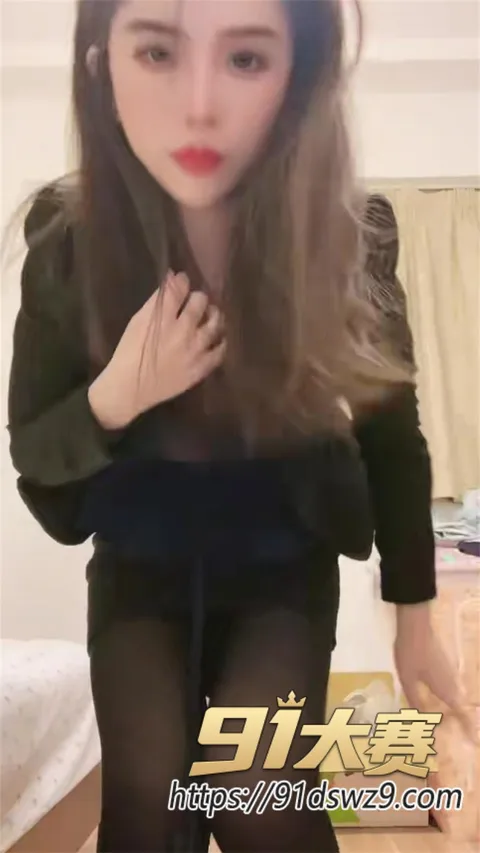 photo20261009211611 抖音涂鸦蹦迪特效彻底炸了!审核员视角女生竟全裸一丝不挂 低俗无特效 评论区3806条全在刷有-5