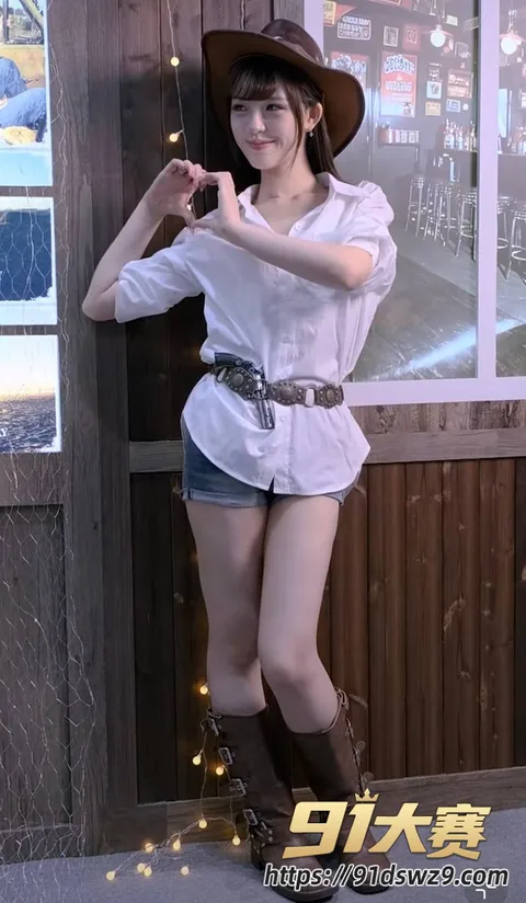 IMAGE 20261009 13:43:57 抖音6.6万粉COS女网红 夏鸣前 被男友叮当猫爆料出轨五十多人 抽屉里全是避孕套 恋爱期间花了三十多万!-13