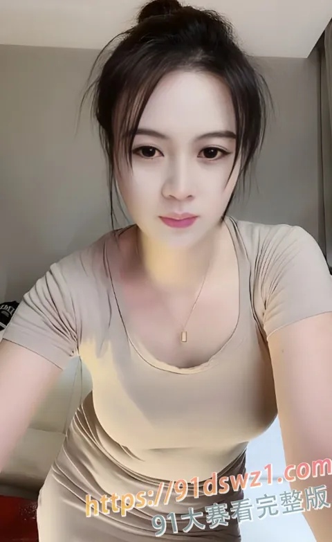 图3 抖音网红 小阿姨 下海直播骚舞 开档蕾丝透视情趣衣骚舞露点太犯规了-3