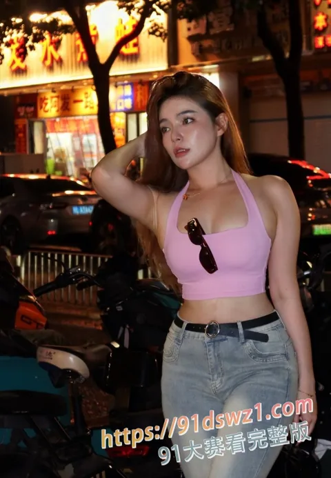 图7 高颜值巨乳网红 Angel Tee 与金主在酒店和家里自拍露脸口交做爱 多种玩法伺候肉棒-7